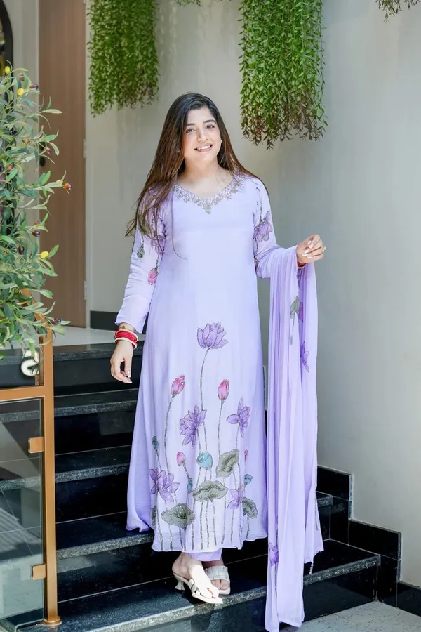 Floral_Embroidered_Chinon_Kurta_Trouser_&_Dupatta_Set