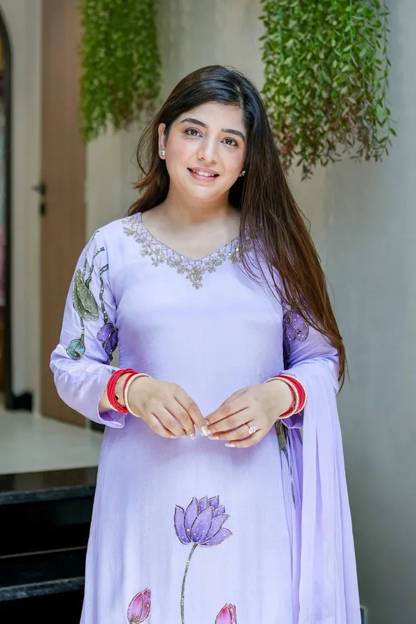 Floral_Embroidered_Chinon_Kurta_Trouser_&_Dupatta_Set