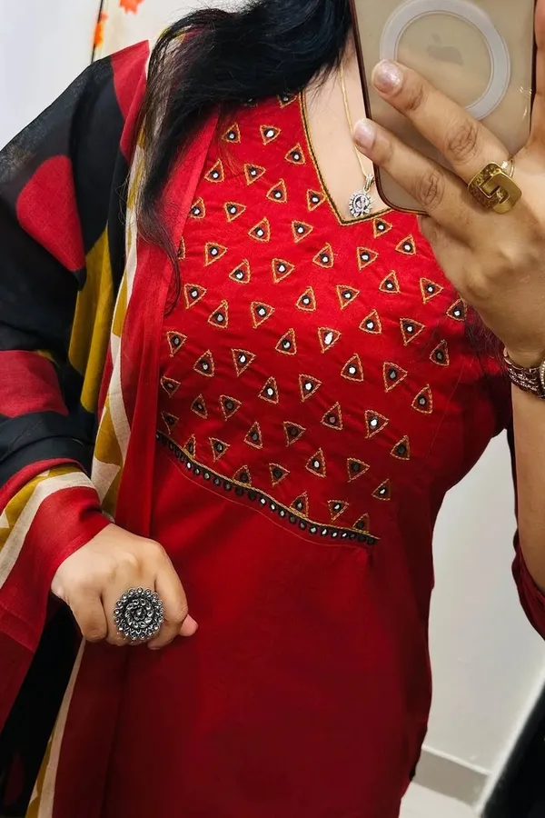 Red_Cotton_Floral_Embroidered_Kurta_Set_For_Women