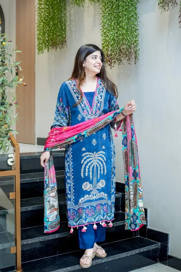 Floral_Embroidered_Muslin_Kurta_Trouser_&_Dupatta_Set