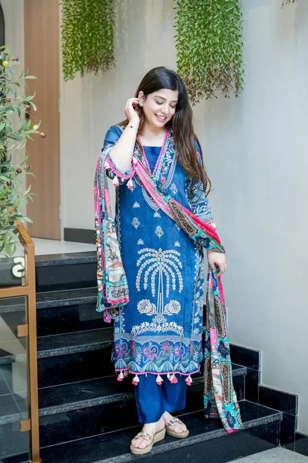Floral_Embroidered_Muslin_Kurta_Trouser_&_Dupatta_Set