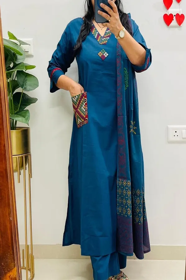 Blue_Cotton_Floral_Embroidered_Kurta_Set_For_Women