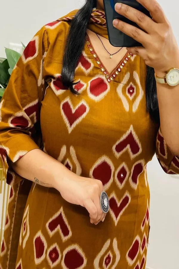 Yellow_Cotton_Floral_Printed_Kurta_Set_For_Women