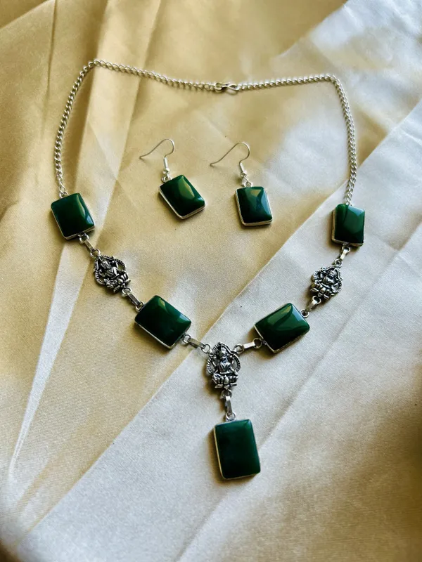 Green_Brass_Necklace_For_Women_|_Anti-Tarnish