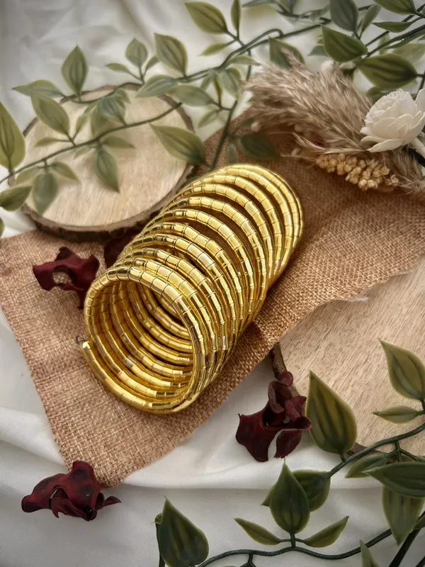 Golden_Brass_Bracelet_For_Women_|_Anti-Tarnish