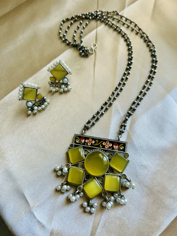 Yellow_Brass_Necklace_For_Women_|_Anti-Tarnish