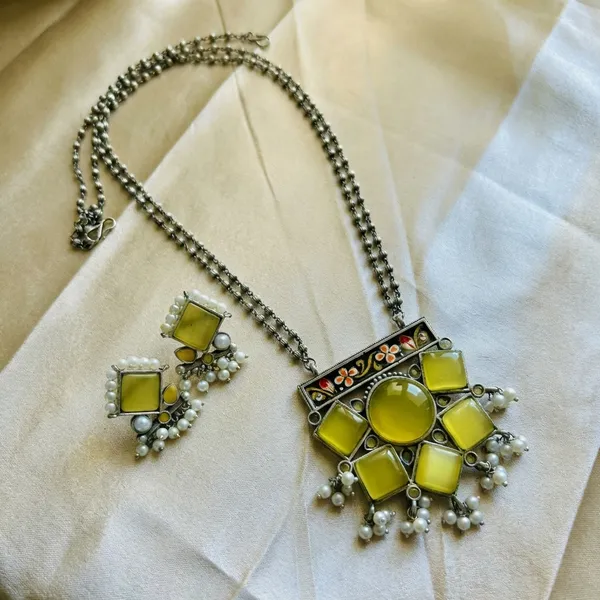 Yellow_Brass_Necklace_For_Women_|_Anti-Tarnish