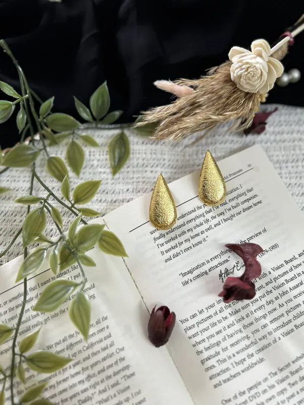 Golden_Brass_Earrings_For_Women_|_Anti-Tarnish