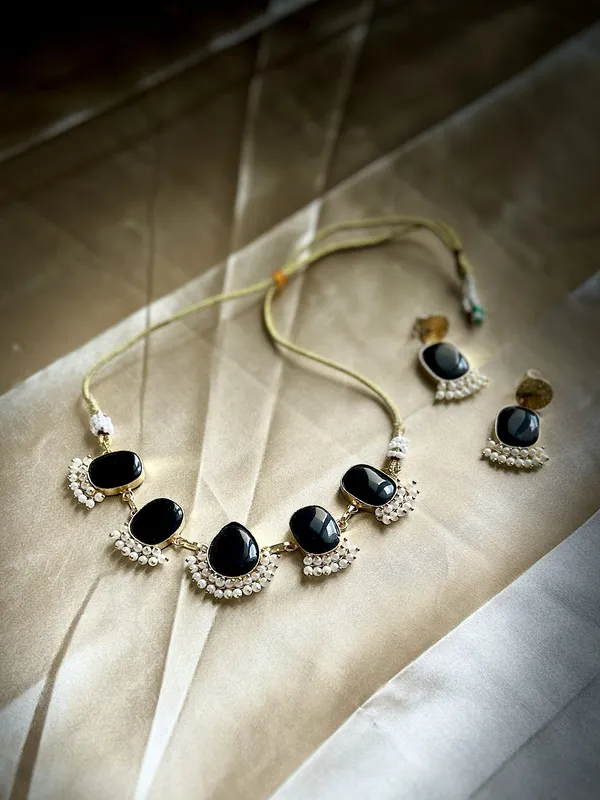 Black_Brass_Necklace_For_Women_|_Anti-Tarnish