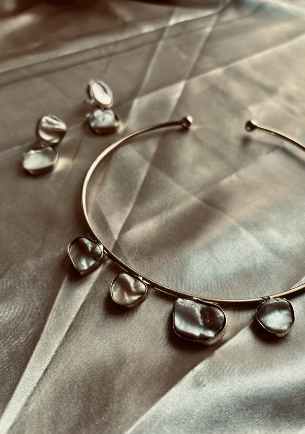 Natural_Pearl_Brass_Necklace_For_Women_|_Anti-Tarnish
