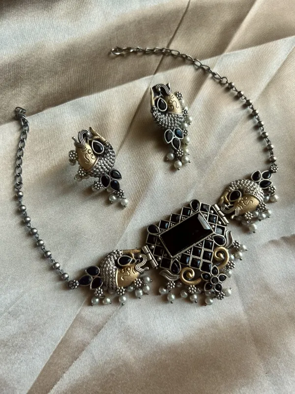 Black_Brass_Necklace_For_Women_|_Anti-Tarnish