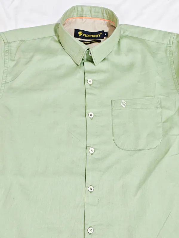 Light_Green_Cotton_Satin_Finish_Formal_Shirt_For_Men
