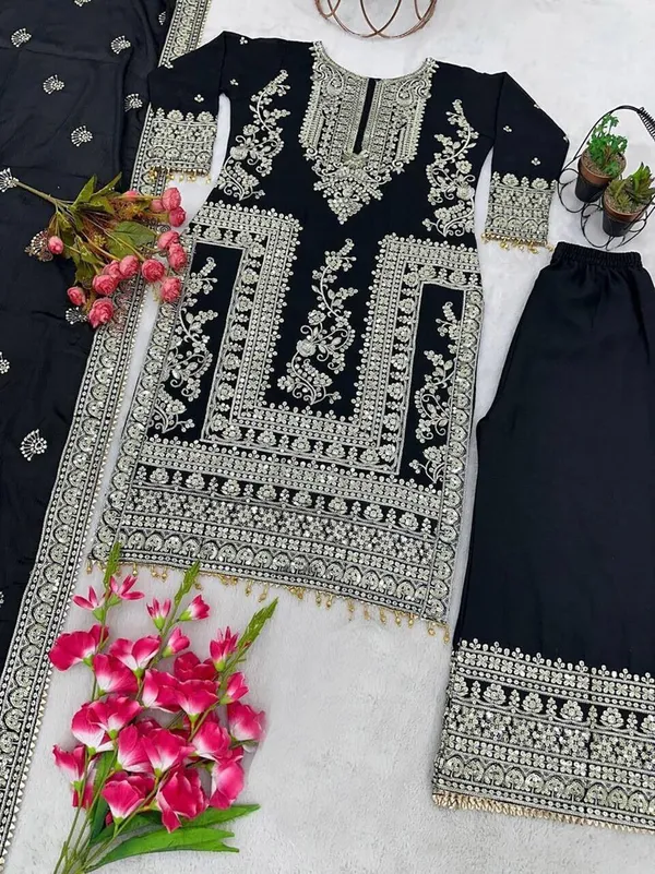 Black_Silk_Pakistani_Suit_Set_For_Women