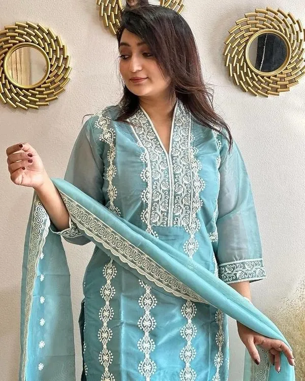 Turquoise_Blue_Vichitra_Kurta_Set_For_Women
