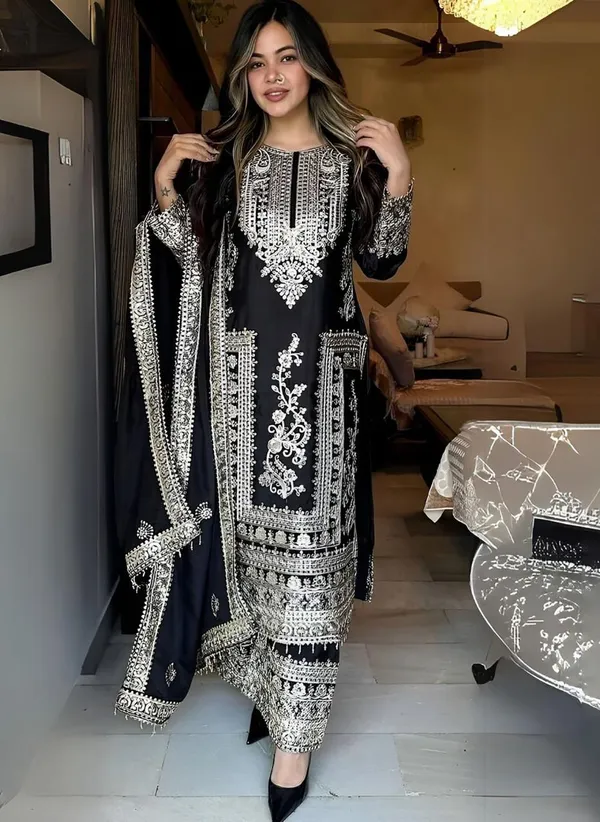 Black_Silk_Pakistani_Suit_Set_For_Women