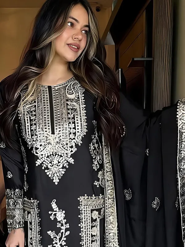 Black_Silk_Pakistani_Suit_Set_For_Women