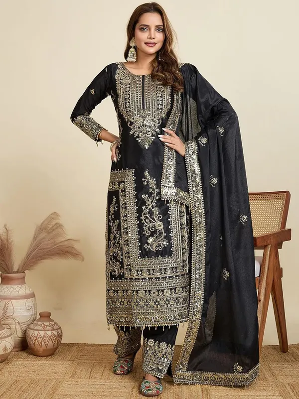Black_Silk_Pakistani_Suit_Set_For_Women