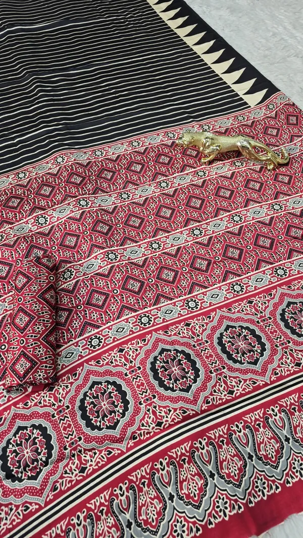 Black_&_Coral_Pink_Designer_Cotton_Saree_with_Striped_Print