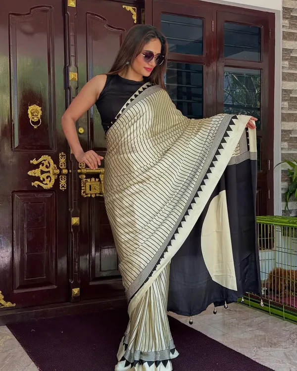 Black_&_White_Striped_Saree_With_Contrast_Geometric_Border