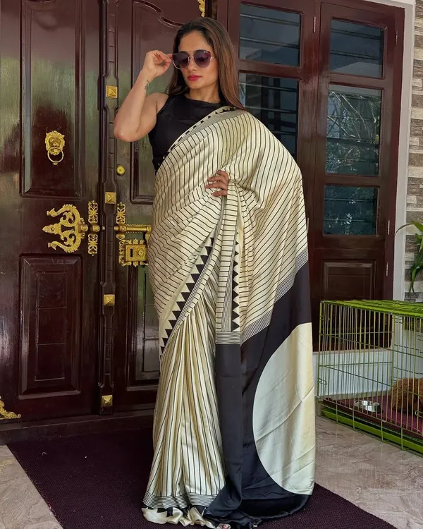 Black_&_White_Striped_Saree_With_Contrast_Geometric_Border