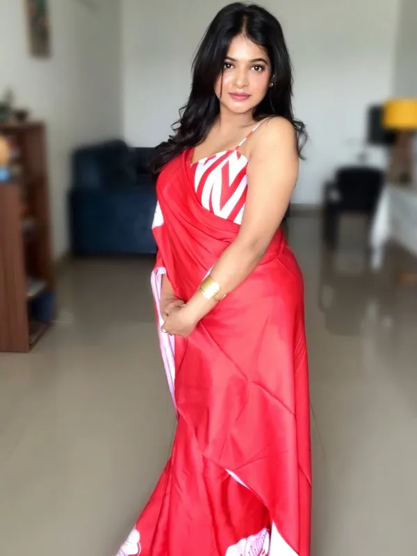 Crimson_Red_Satin_Silk_Saree_with_White_Floral_Print