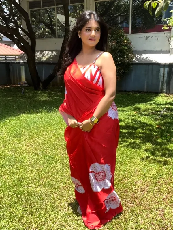 Crimson_Red_Satin_Silk_Saree_with_White_Floral_Print