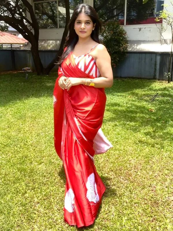 Crimson_Red_Satin_Silk_Saree_with_White_Floral_Print
