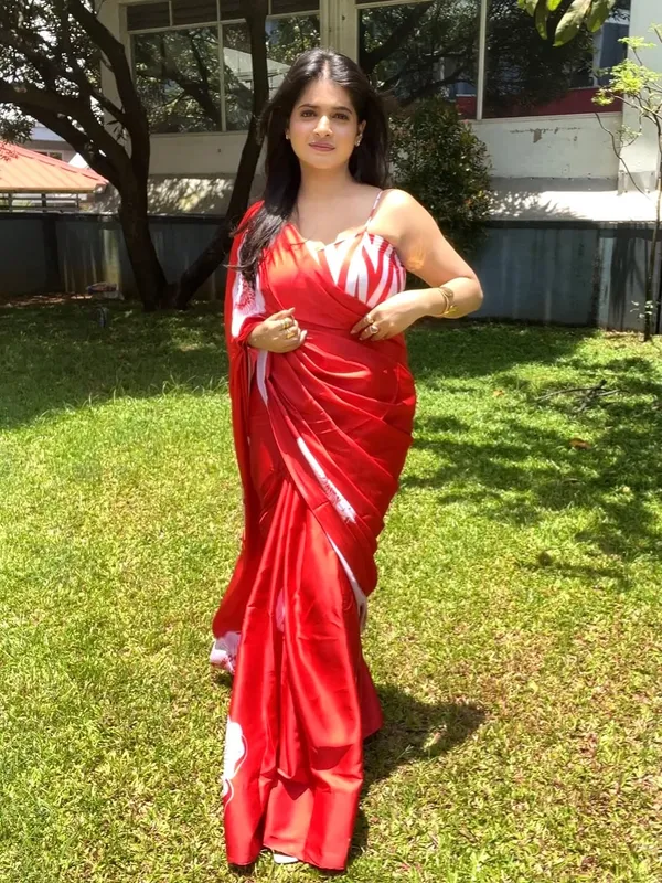 Crimson_Red_Satin_Silk_Saree_with_White_Floral_Print