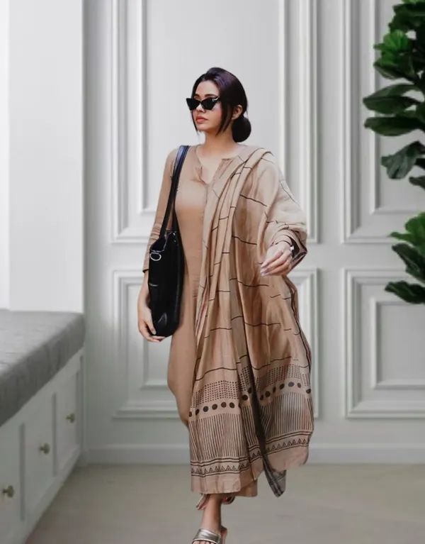 Elegant_Beige_Cotton_Kurta_Set_with_Printed_Dupatta