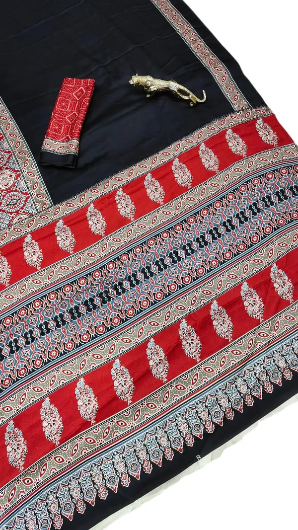 Elegant_Black_&_Rust_Traditional_Printed_Saree