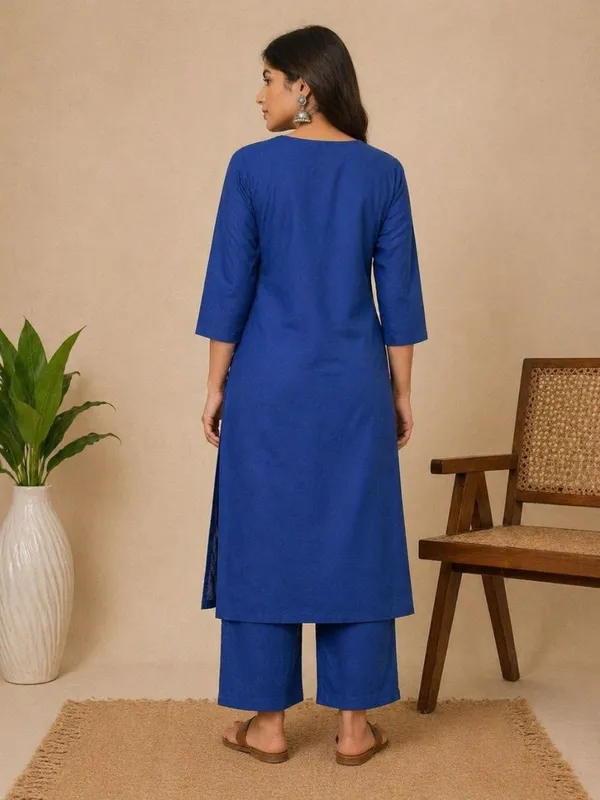 Elegant_Blue_Ethnic_Kurta_Trouser_Set_For_Women