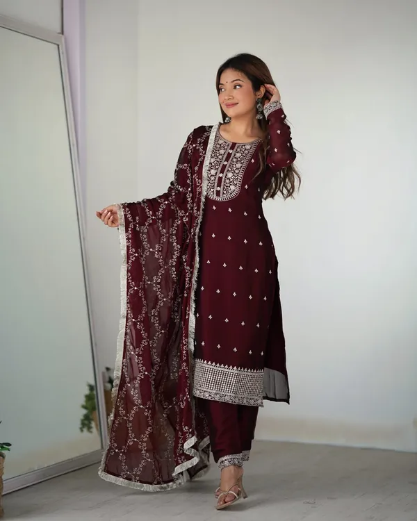 Elegant_Dusty_Rose_Printed_Kurta_Set_With_Dupatta