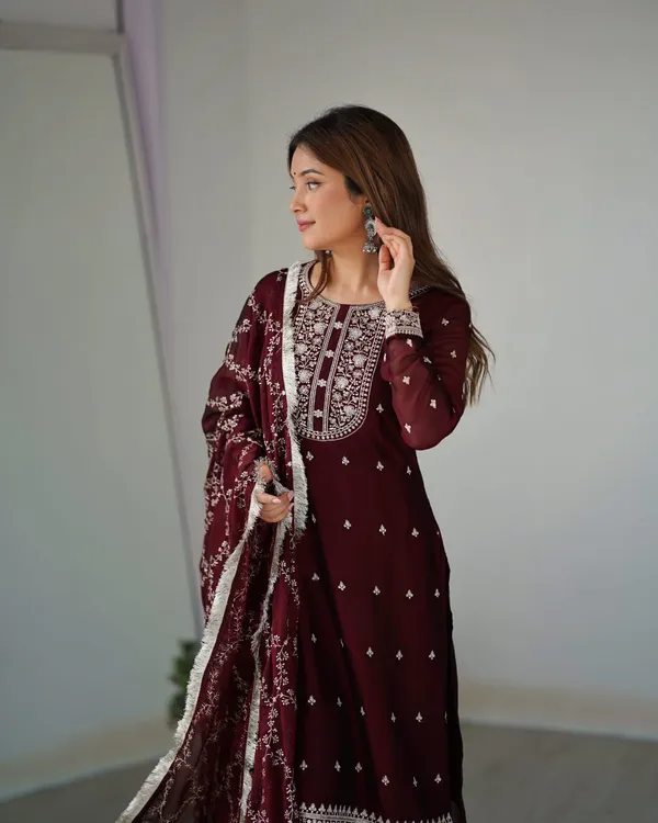 Elegant_Dusty_Rose_Printed_Kurta_Set_With_Dupatta