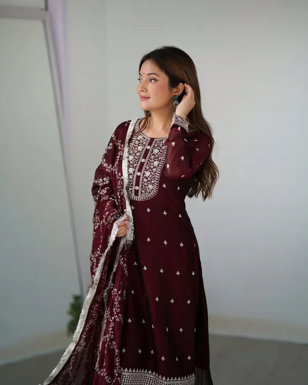 Elegant_Dusty_Rose_Printed_Kurta_Set_With_Dupatta