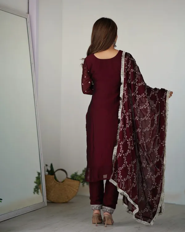Elegant_Dusty_Rose_Printed_Kurta_Set_With_Dupatta
