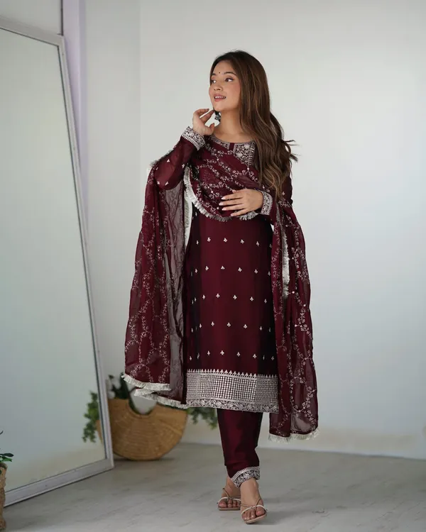 Elegant_Dusty_Rose_Printed_Kurta_Set_With_Dupatta
