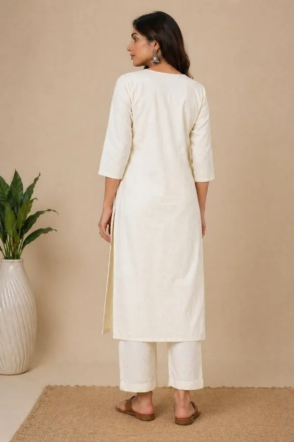Elegant_Ivory_Ethnic_Kurta_Set_For_Women