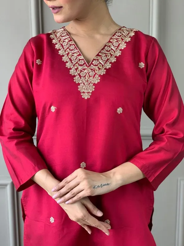 Magenta_Floral_Embroidered_Kurta_Set_with_Dupatta