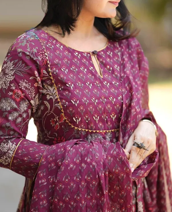 Maroon_Floral_Printed_Kurta_Set_With_Dupatta