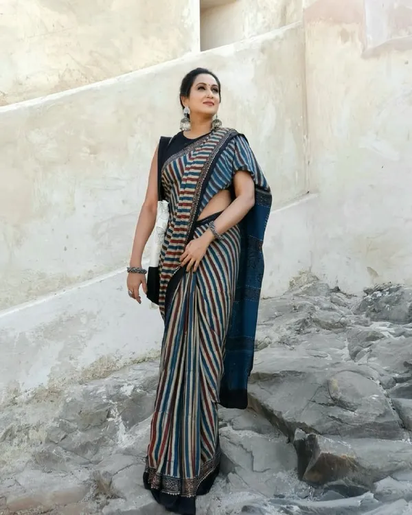 Multicolor_Striped_Cotton_Saree_with_Indigo_Designer_Pallu