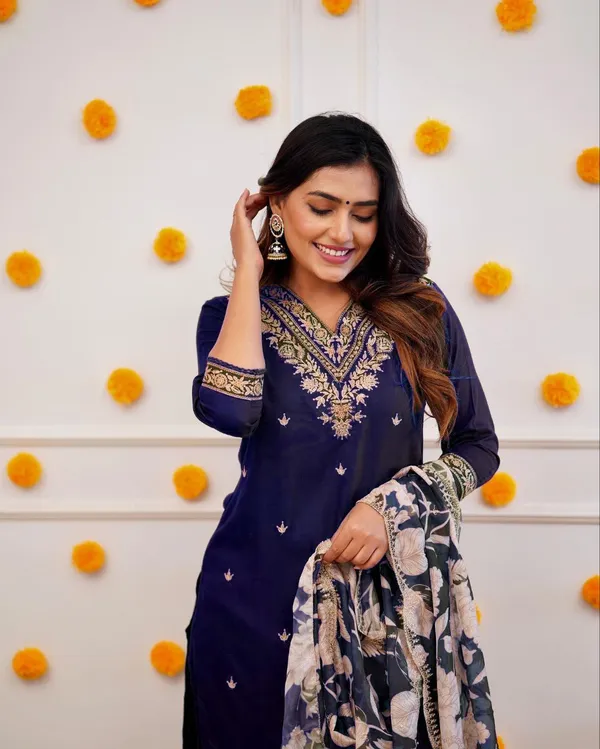 Navy_Blue_Embroidered_Kurta_Set_With_Floral_Dupatta