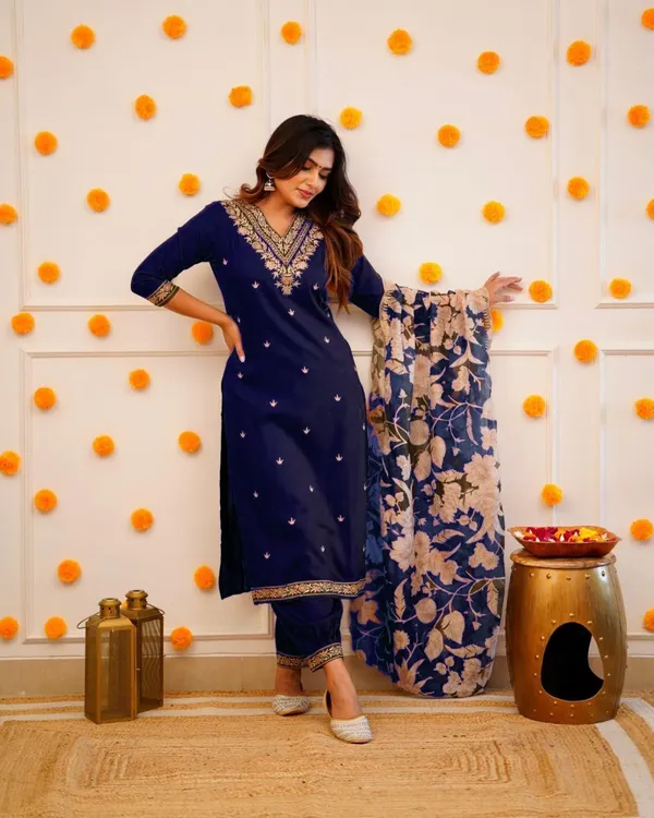 Navy_Blue_Embroidered_Kurta_Set_With_Floral_Dupatta