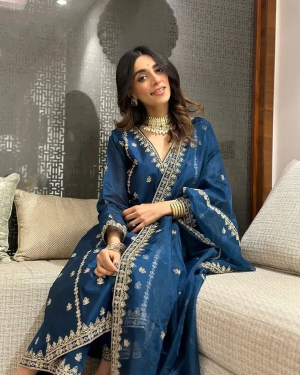 Royal_Blue_Silver_Embroidered_Suit_Set