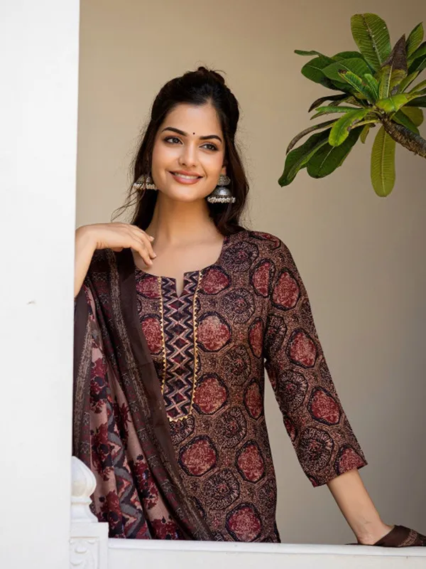 Rustic_Brown_Printed_Cotton_Kurti_with_Palazzo_&_Dupatta_Set