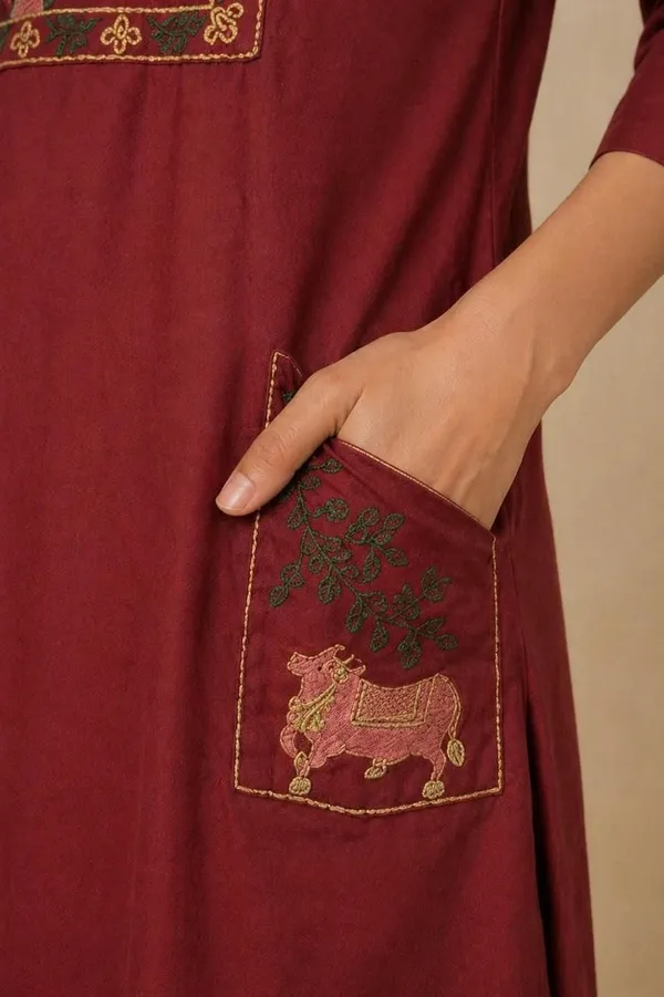 Siya_Women_Maroon_Embroidered_Kurta_Pant_Set