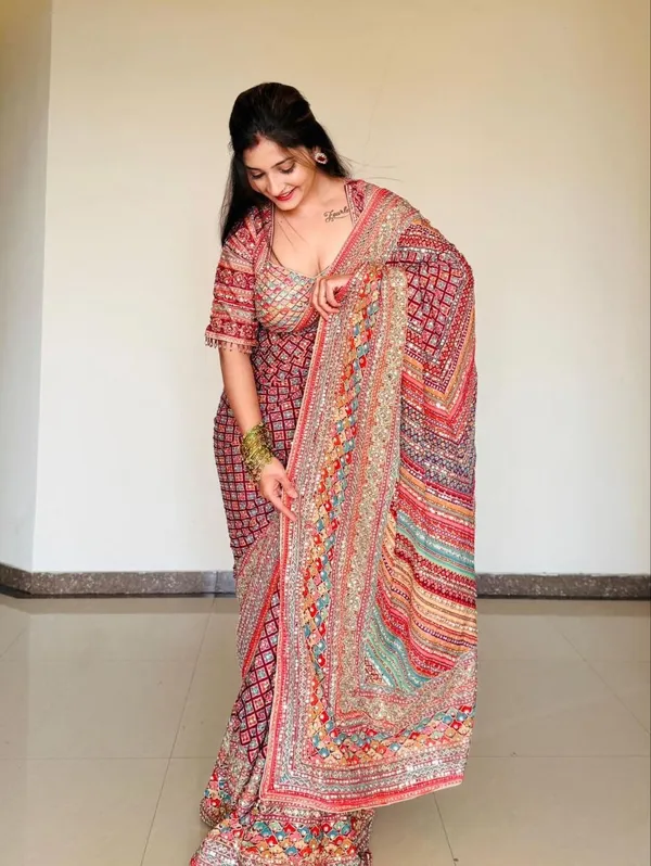 Traditional_Printed_Designer_Saree_with_Embellished_Border_and_Aari_Zari_Work_With_Real_Mirror_Work