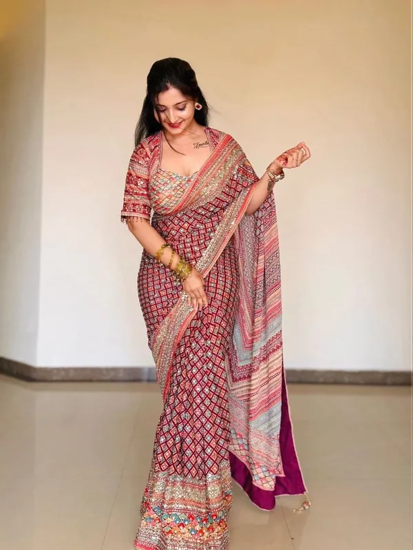 Traditional_Printed_Designer_Saree_with_Embellished_Border_and_Aari_Zari_Work_With_Real_Mirror_Work
