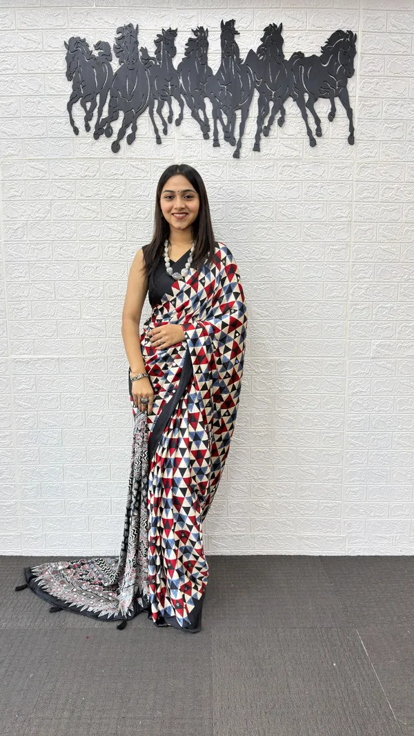 Women_Multicolor_Geometric_Printed_Saree_With_Designer_Tassel_Pallu_With_Mirror_Work