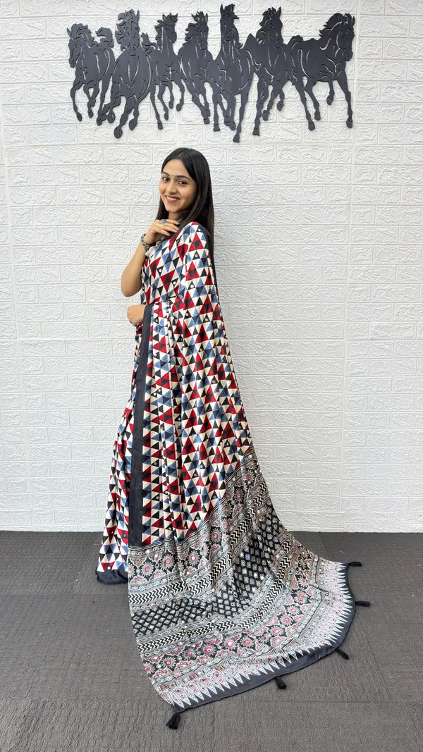 Women_Multicolor_Geometric_Printed_Saree_With_Designer_Tassel_Pallu_With_Mirror_Work