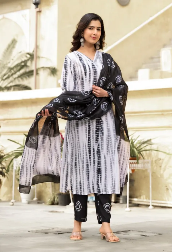 Women_Black_White_Bandhani_Style_Kurta_Set